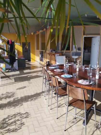 Tables ensoleillées