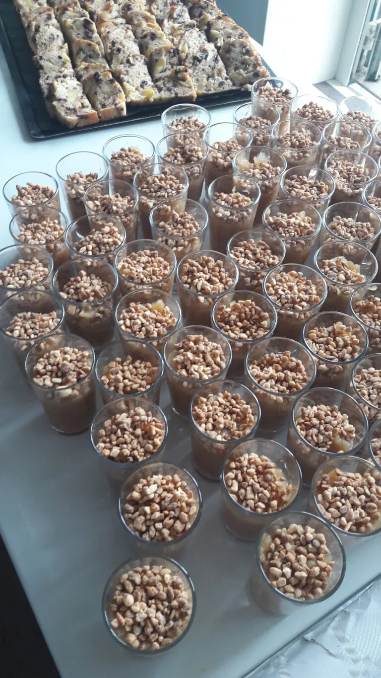 Vérines et cakes pour buffet organisé par Les Bons Restes
